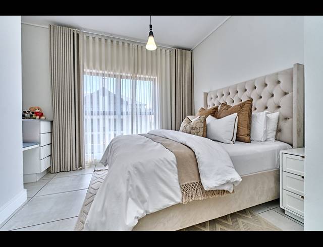 2 BEDROOM APARTMENT FOR SALE IN THE POLOFIELDS